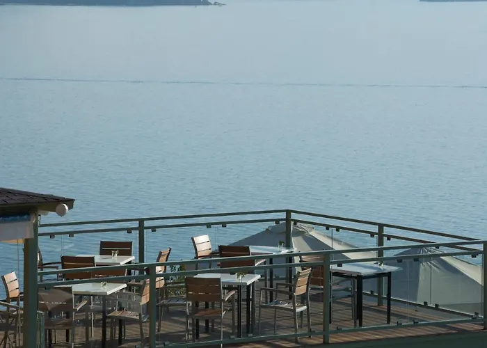 Red Tower Νικιάνα