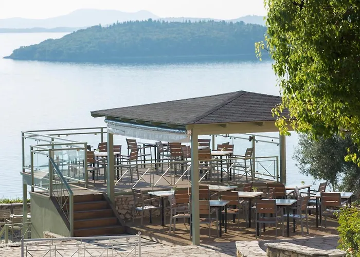 Red Tower Ξενοδοχείο 4*