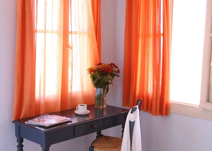 Ξενοδοχείο Red Tower 4*