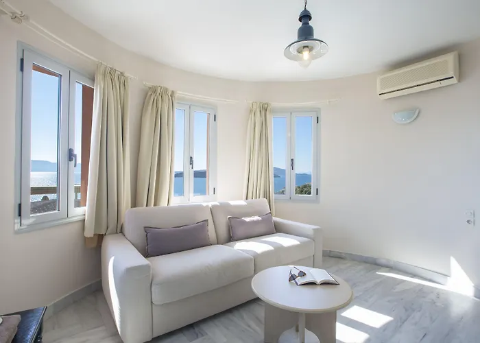 Red Tower Ξενοδοχείο 4*