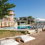 Red Tower Hotell 4*