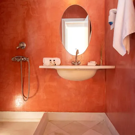 Red Tower Hotell Nikiana