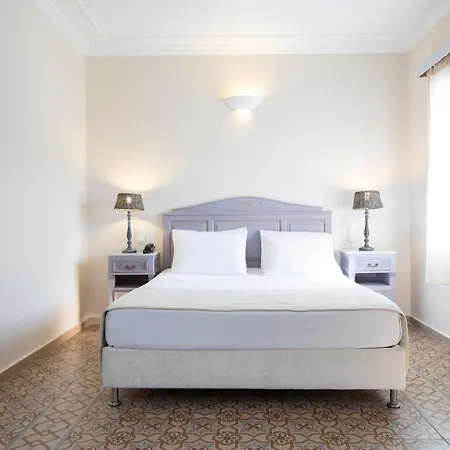 Hotell Red Tower 4*