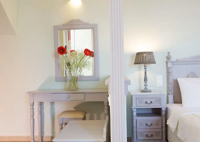 Red Tower Hotel Nikiana